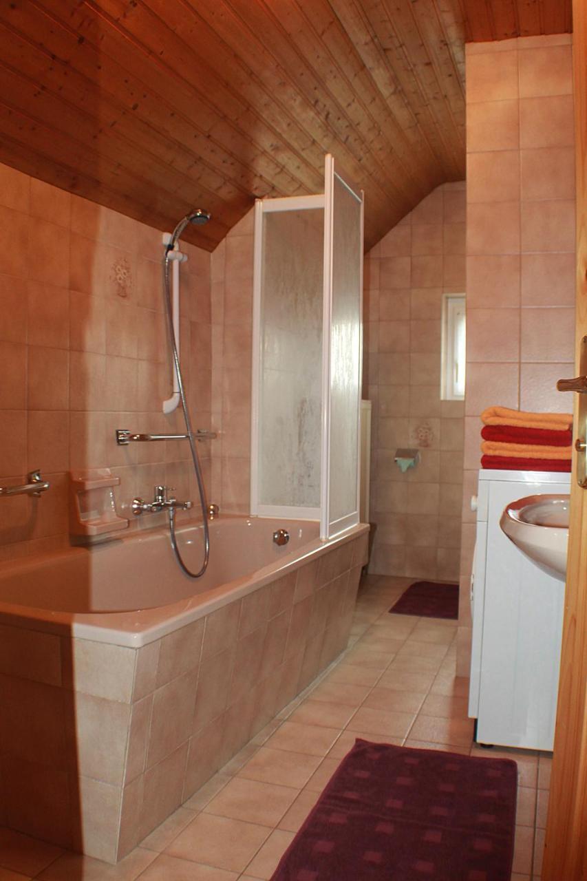 Ferienwohnung Hillbrand บัดกอยเซิร์น ภายนอก รูปภาพ